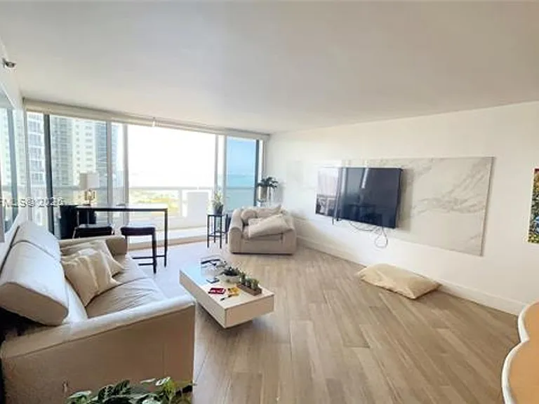 1717 N Bayshore Dr #A-1951 — Photo 3