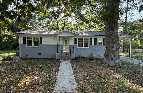 156 Silver Cir Photo 1