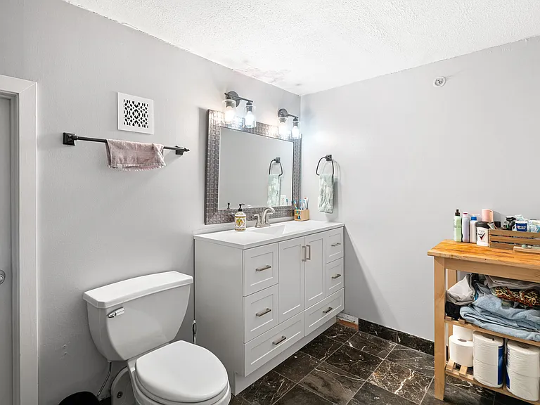 1027 Arch St #207 — Photo 11
