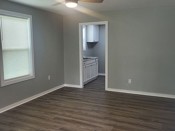 3rd image of 2431 Knox Dr