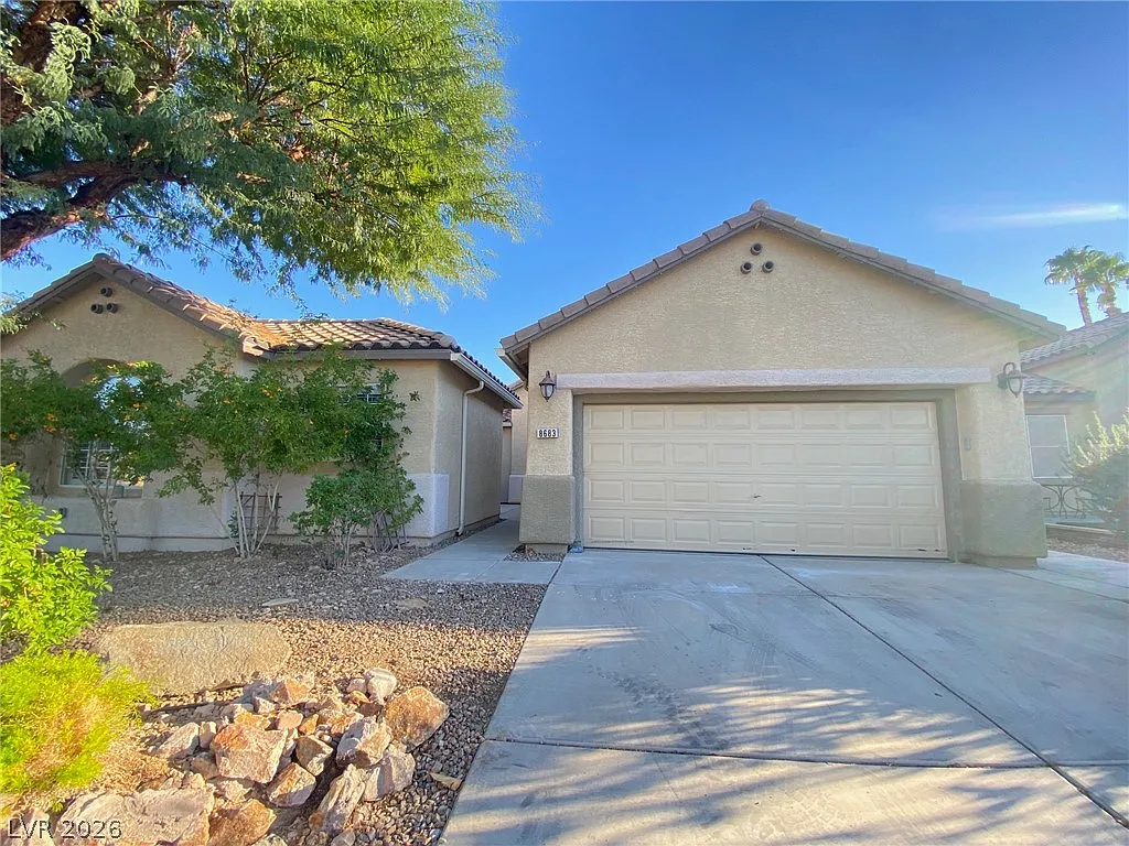 4 bed, 2.0 bath, 2200 sqft, $2,300 — Photo 2