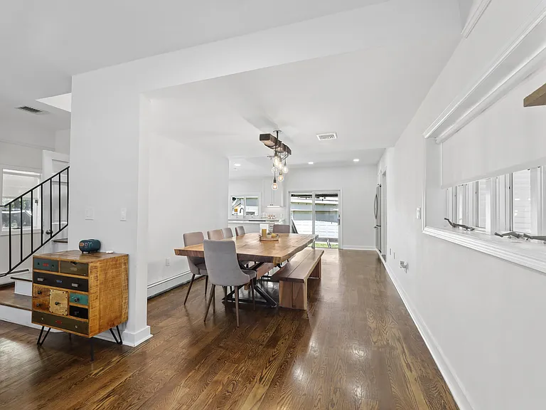 107 E Madison Ave — Photo 9