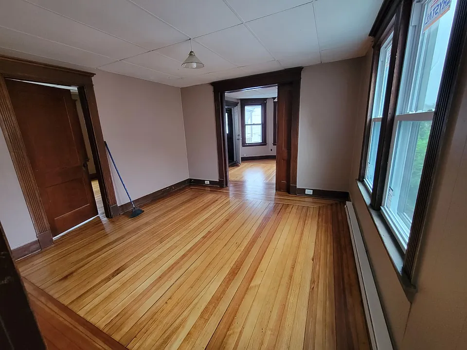 21 Howard St #3