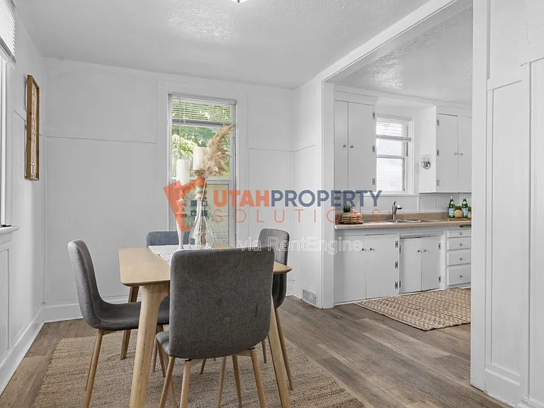 2263 S Green St — Photo 5
