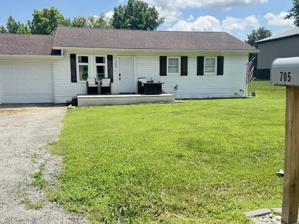 705 Washington St, Oskaloosa, KS 66066
