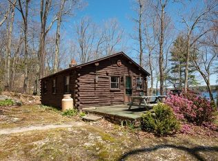 25 Lakeshore Dr, Douglas, MA 01516