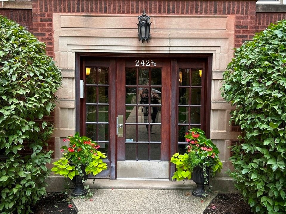 1st image of 242 S Maple Ave #1/23S