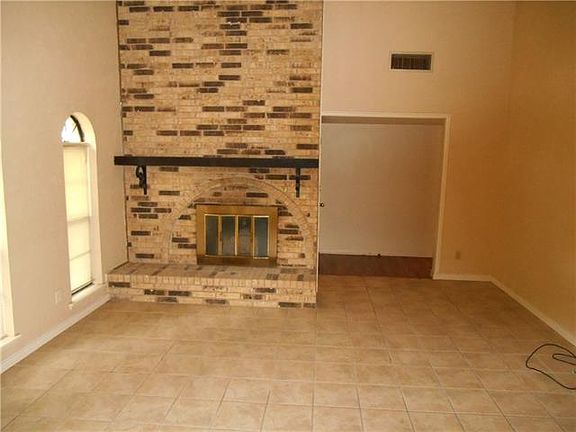 3rd image of 3417 Sugarberry Ln