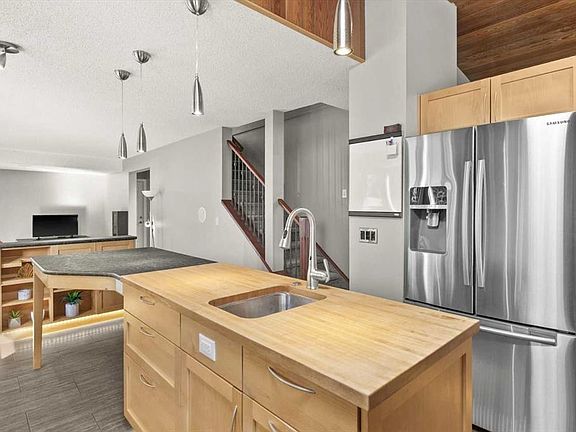 4th image of 244 S Ranchridge Bay NW