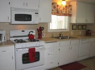 2295 E Whiteaker Ave, Cottage Grove, OR 97424