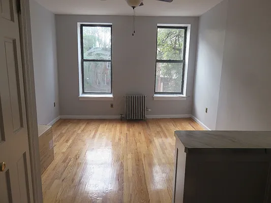 Rented by Space Real Estate | media 36