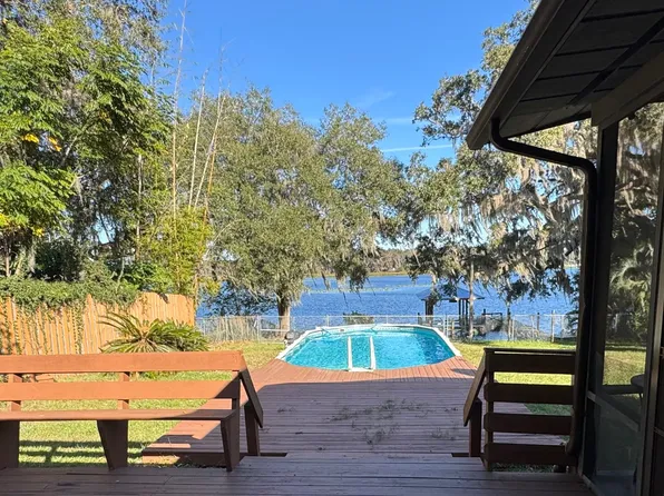 186 Little Orange Lake Dr, Hawthorne, FL 32640