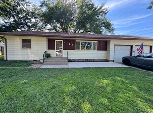 1219 Berry Ave, Newton, KS 67114