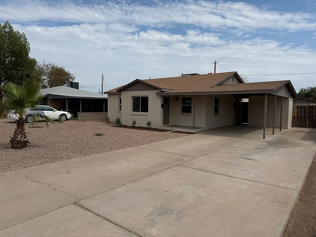 3 bed, 1103 sqft, $2,000 — Photo 3