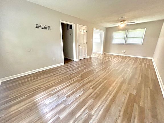 4th image of 2253 Flippin Cir NW