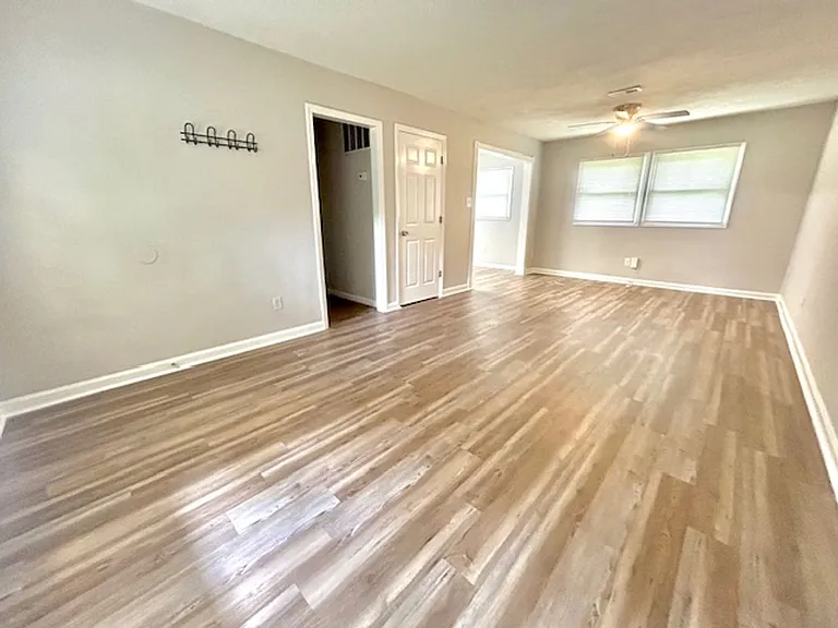 2253 Flippin Cir NW — Photo 4