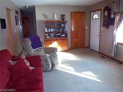 3rd image of 4126 Genevieve Blvd
