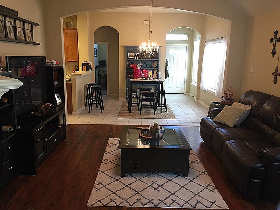 1st image of 15834 Collinsville Dr