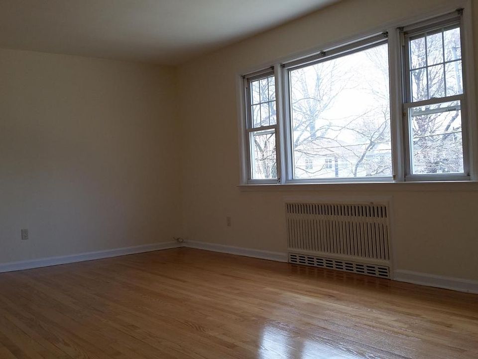 1st image of 40 Amelia Ct