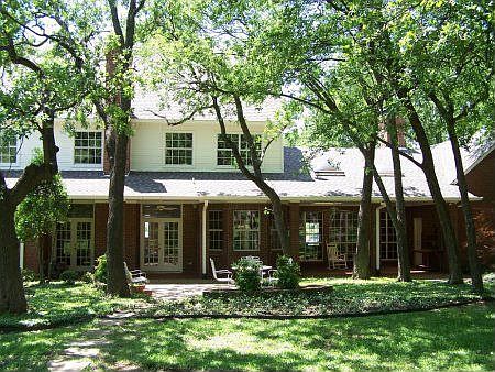 2nd image of 250 Lake Trail Ct