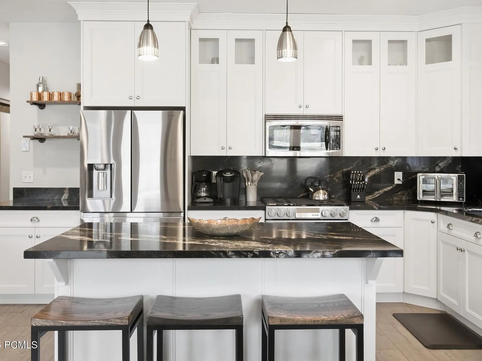 2 bed, 1269 sqft, $7,100 — Photo 3