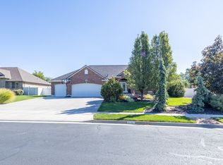 1670 N 1350 W, Farr West, UT 84404