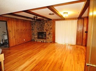 15240 Linden Dr, Oak Forest, IL 60452