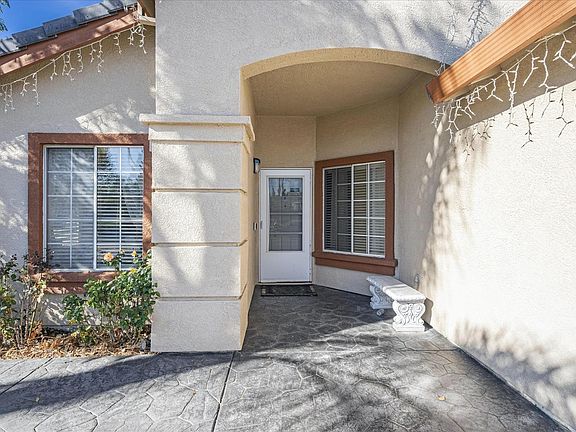 3rd image of 5104 Toyon Court