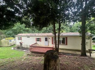 10 Timbercroft Rd, High Bridge, NJ 08829