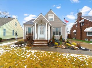 8318 Manorford Dr, Parma, OH 44129