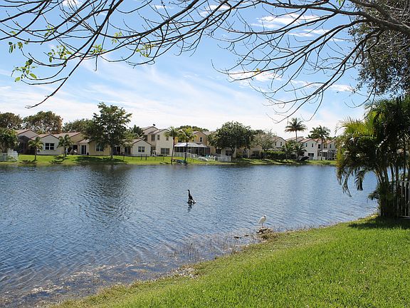 4th image of 501 SW 181st Ave