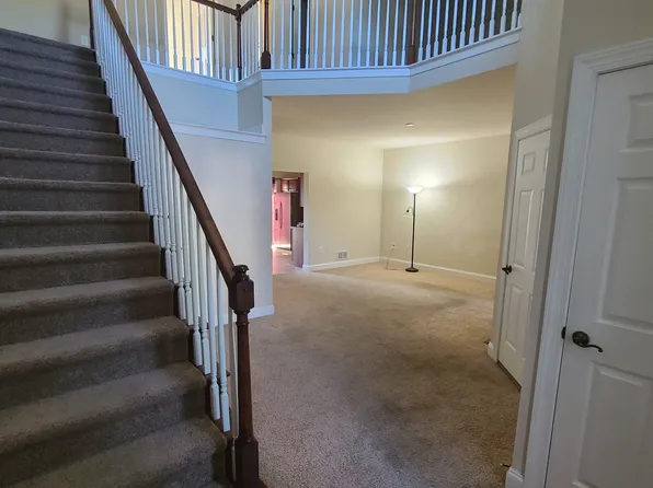 12 Pfautz Cir, Elizabethtown, PA 17022