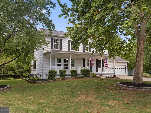 1929 E Beech Rd, Sterling, VA 20164