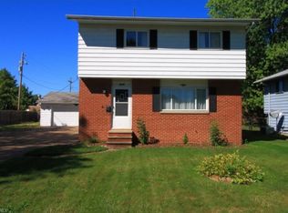 32813 Edwards Ave, Eastlake, OH 44095