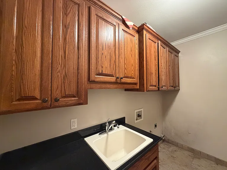 617 Alder Ln — Photo 13