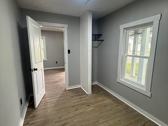 5th image of 601 Kinnane Ave