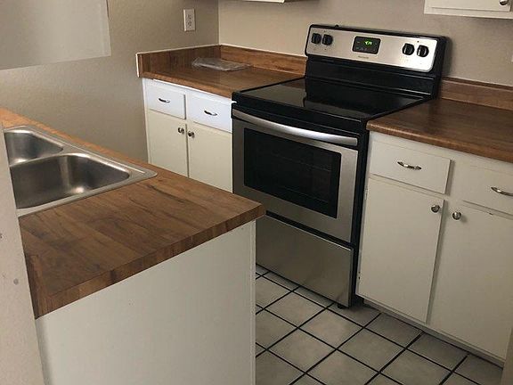 2nd image of 2961 Country Manor Ln APT 125
