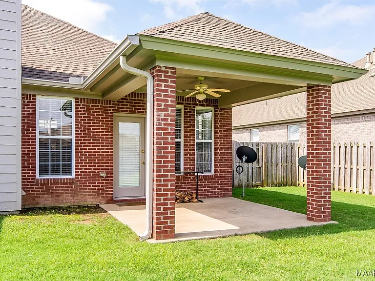 9625 Helmsley Cir — Photo 41