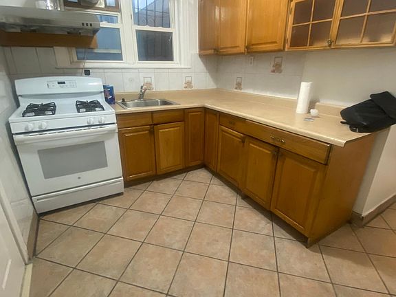 5th image of 3112 101st St #1