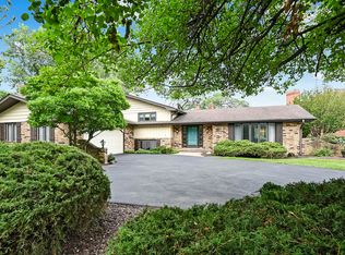 8502 Carriage Green Dr, Darien, IL