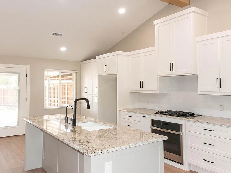 2601 Goddard Dr — Photo 8