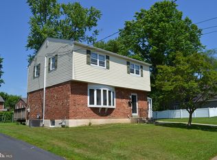 1021 9th Ave, Folsom, PA 19033