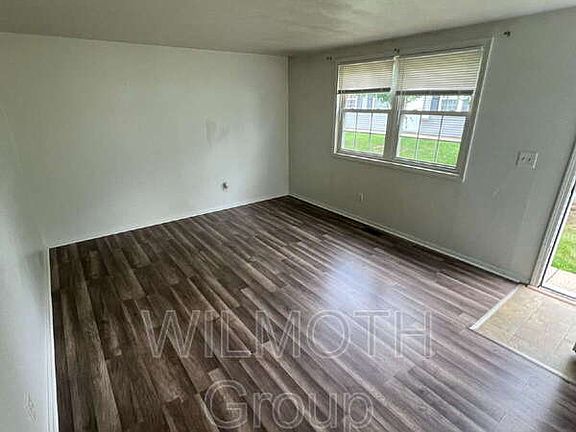 2nd image of 900 Sloan St APT B