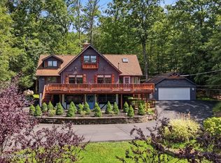 162 Indian Dr, Greentown, PA 18426
