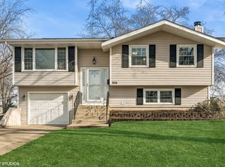 315 Kemah Ln, Schaumburg, IL 60193