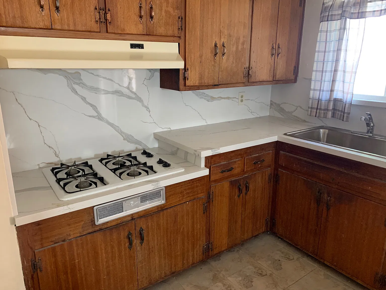 3 bed, 1.5 bath, 1102 sqft, $2,200 — Photo 3