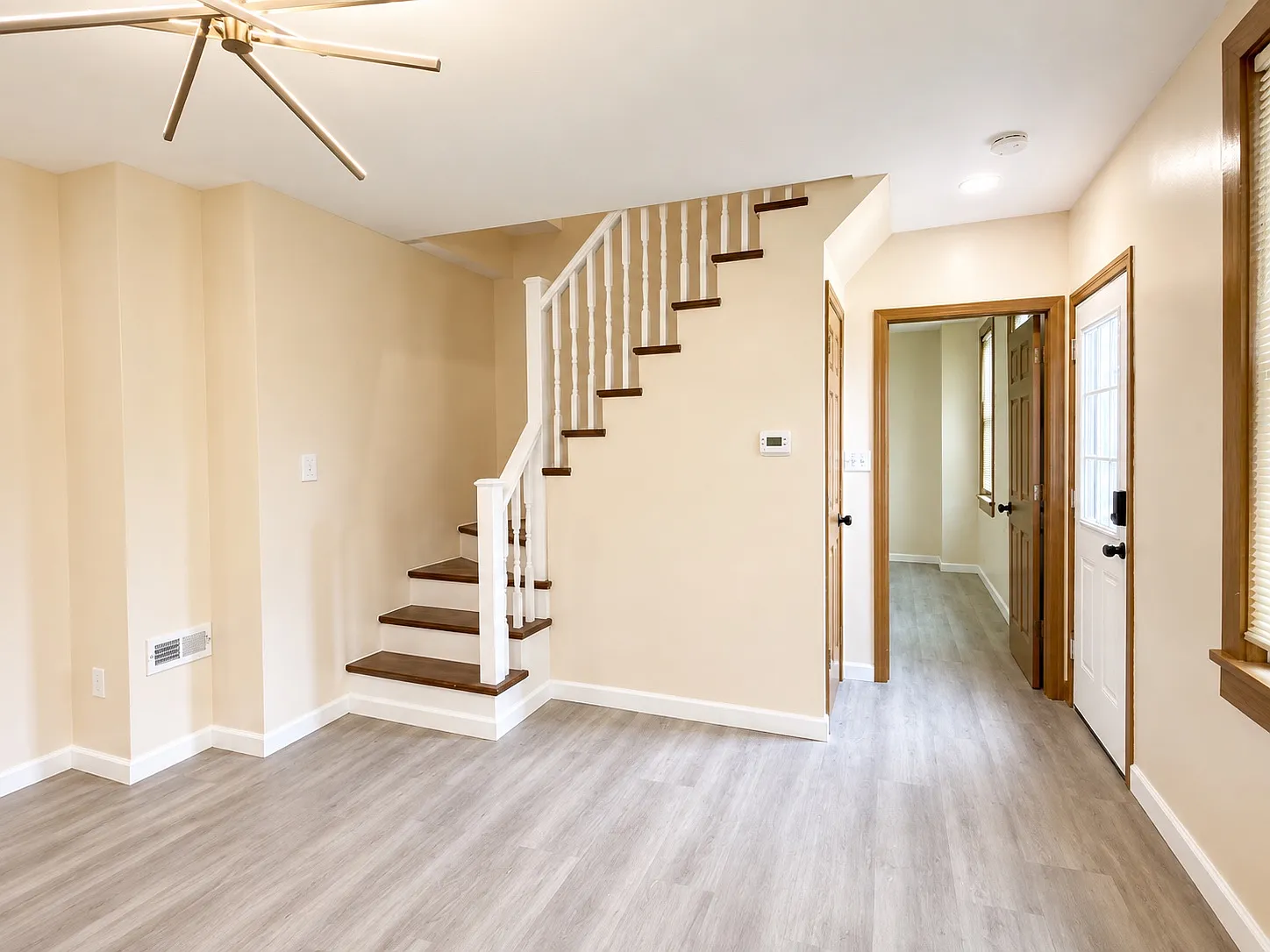 2 bed, 1.5 bath, 1400 sqft, $1,500 — Photo 3