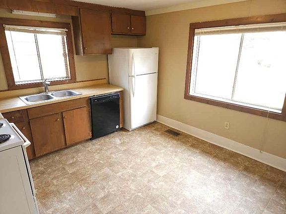 5th image of 305 4th Ave #A
