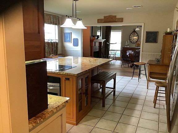 5th image of 404 Wallingsford Cir