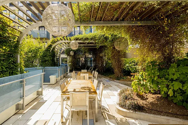 Sold by Compass | media 9